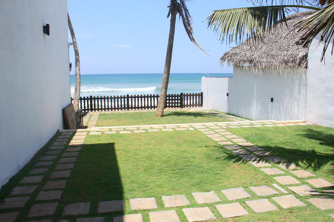 Love Birds Beach Hotel Matara Exteriör bild
