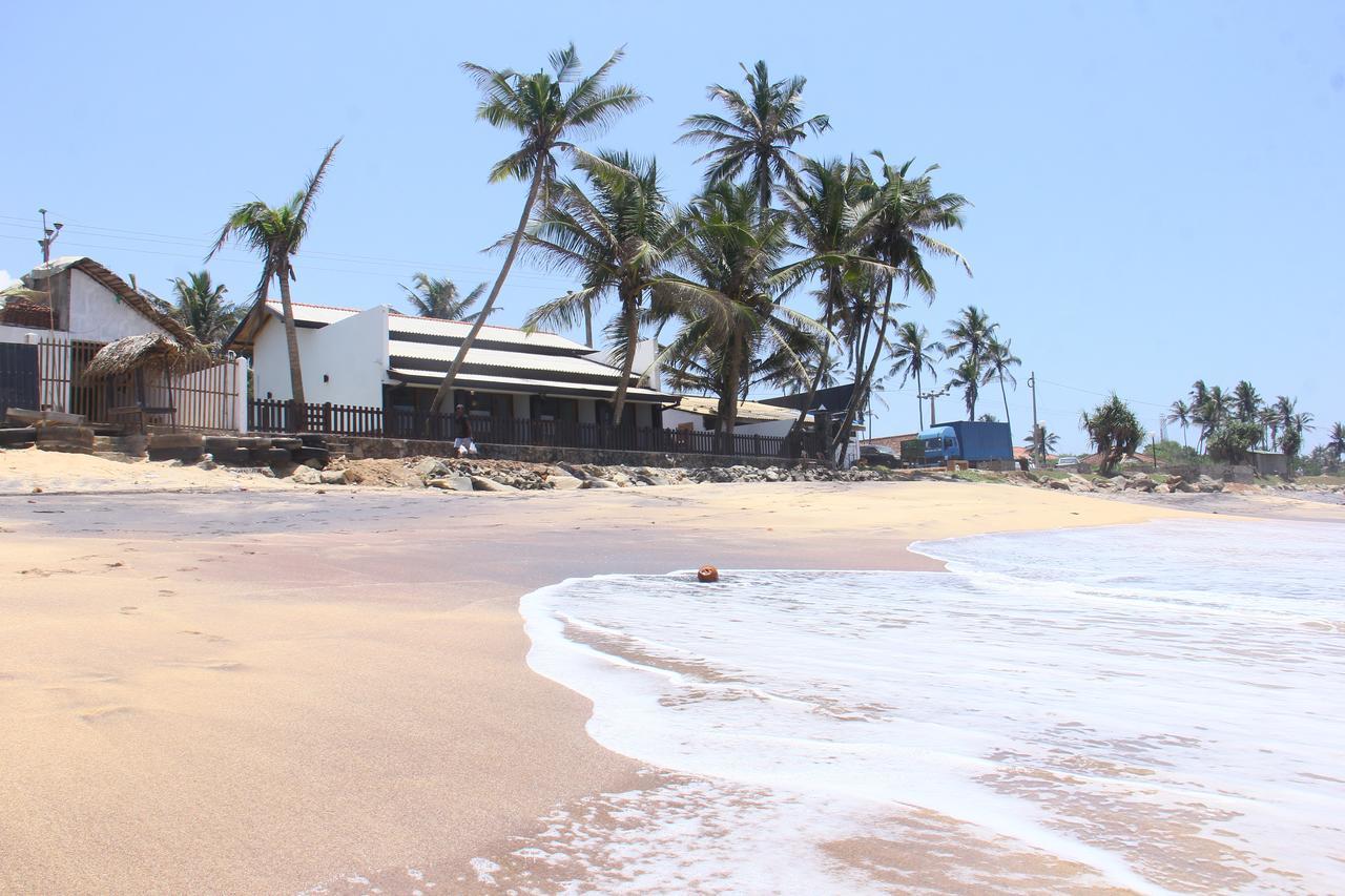 Love Birds Beach Hotel Matara Exteriör bild