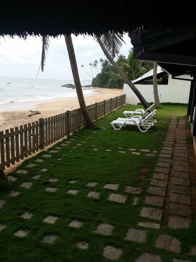 Love Birds Beach Hotel Matara Exteriör bild